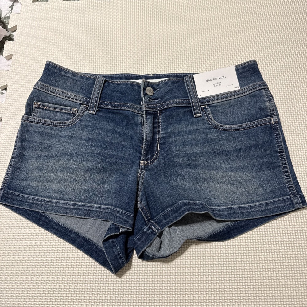 Hollister Shorty Shorts Low Rise Tight Fit Denim Size 6